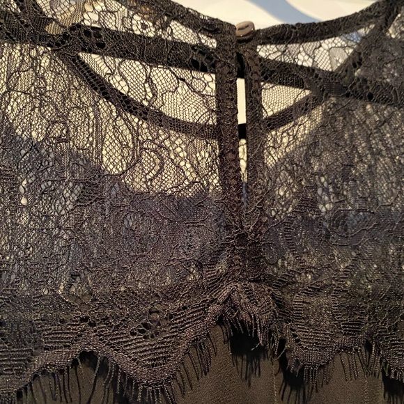 Freebird Lace Dress - Picture 3 of 4